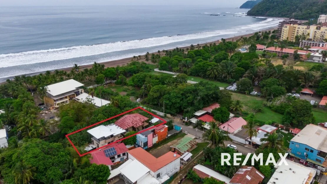 Beachside Bliss: Luxury Living with 9 rental incomes & Rooftop Yoga Deck! — photo 30