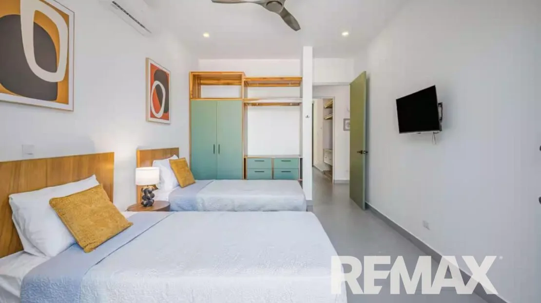 Luxury Beachfront in Hermosa Palms | 2 Homes with Private Beach Access — photo 21