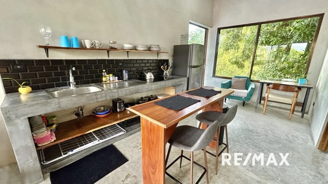 Beachside Bliss: Luxury Living with 9 rental incomes & Rooftop Yoga Deck! — photo 15