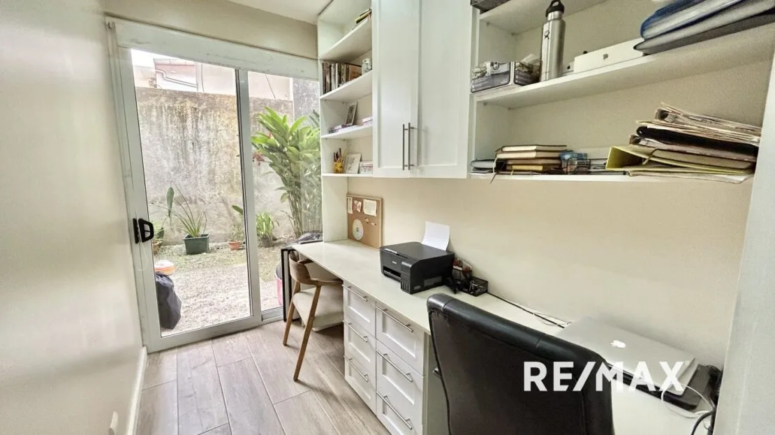 Beachside Bliss: Luxury Living with 9 rental incomes & Rooftop Yoga Deck! — photo 5