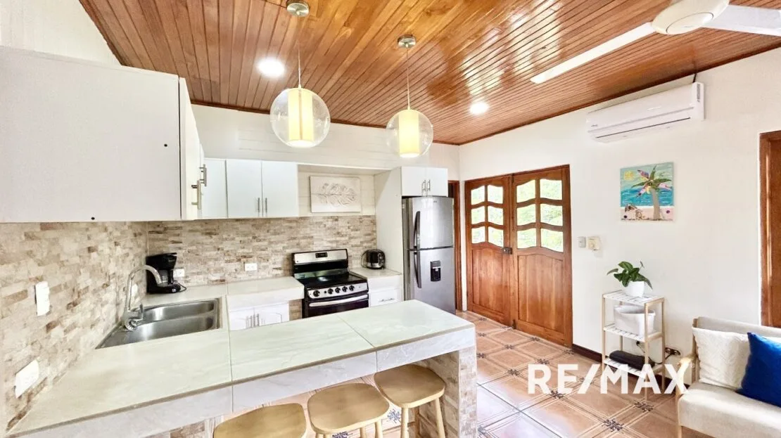 Beachside Bliss: Luxury Living with 9 rental incomes & Rooftop Yoga Deck! — photo 22