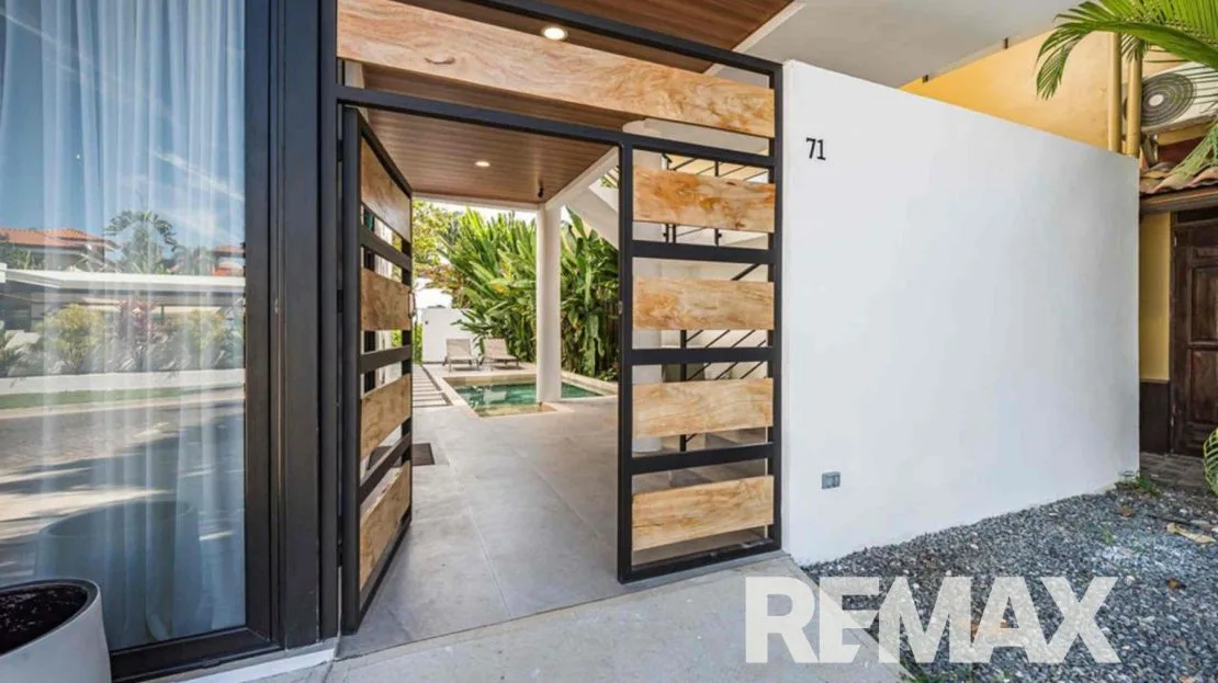 Luxury Beachfront in Hermosa Palms | 2 Homes with Private Beach Access — photo 3