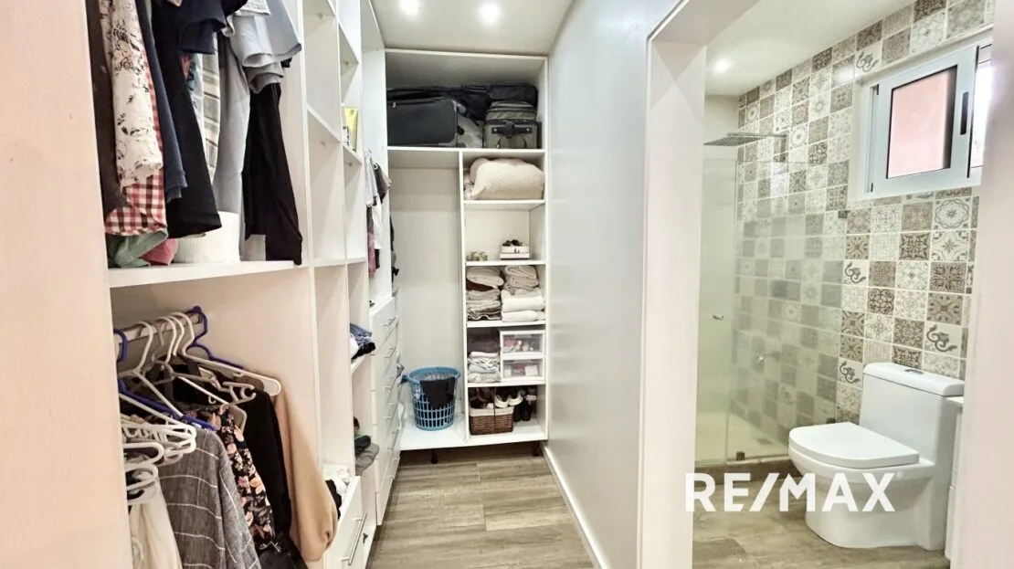 Beachside Bliss: Luxury Living with 9 rental incomes & Rooftop Yoga Deck! — photo 9