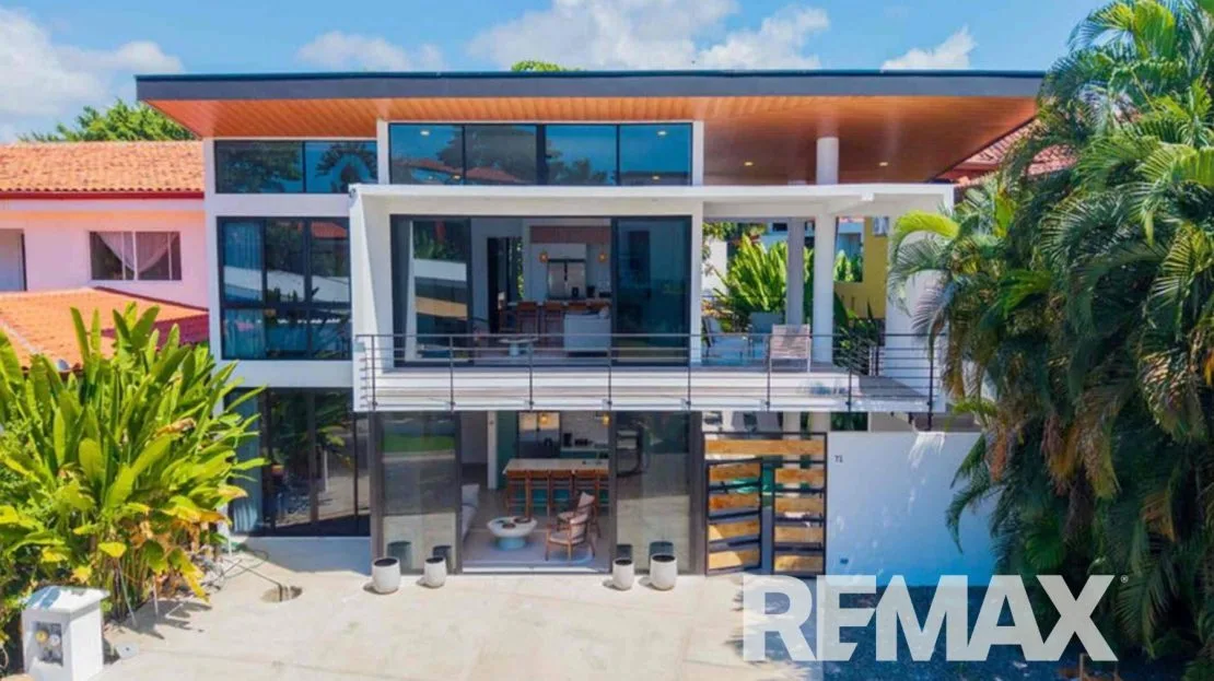 Luxury Beachfront in Hermosa Palms | 2 Homes with Private Beach Access — photo 2