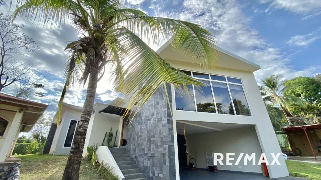 DREAM HOME IN HERMOSA BEACH