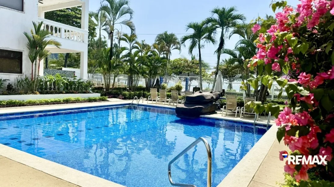 Beachfront Dream Condo Ocean View! — photo 23