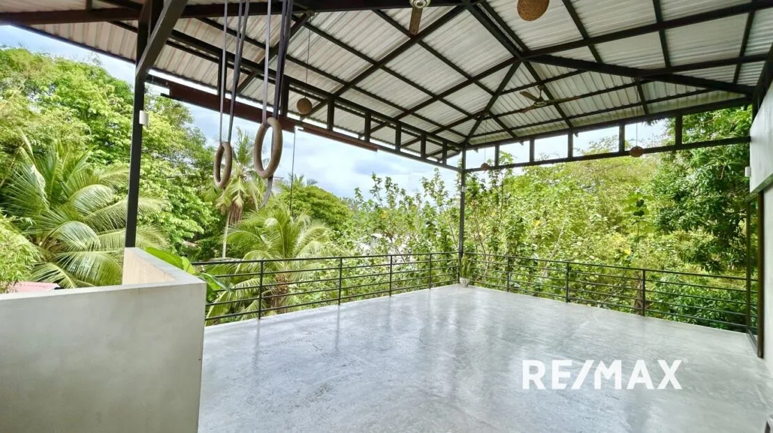 Beachside Bliss: Luxury Living with 9 rental incomes & Rooftop Yoga Deck! — photo 12