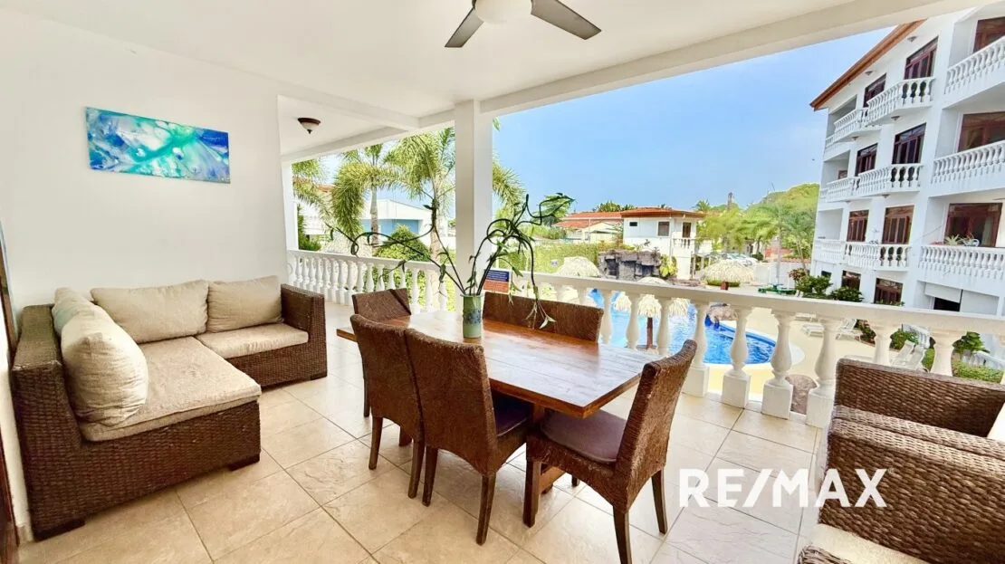 Wake Up to Waves – 3 bedrooms Beachfront Beauty in Jacó