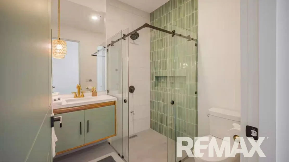 Luxury Beachfront in Hermosa Palms | 2 Homes with Private Beach Access — photo 16