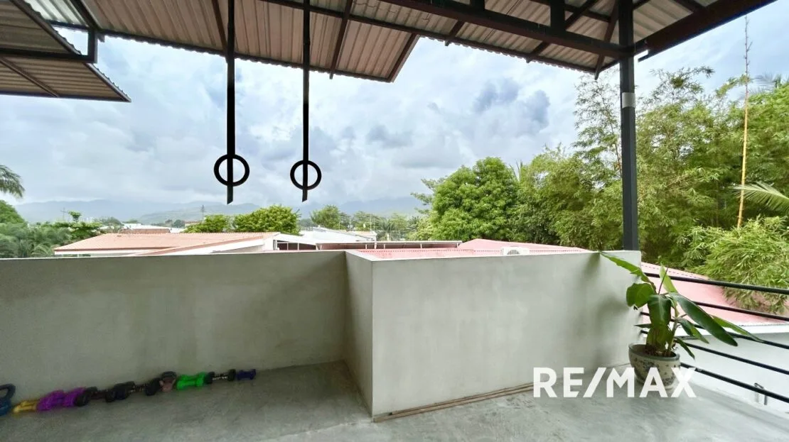 Beachside Bliss: Luxury Living with 9 rental incomes & Rooftop Yoga Deck! — photo 13