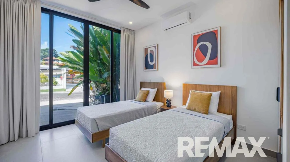 Luxury Beachfront in Hermosa Palms | 2 Homes with Private Beach Access — photo 18