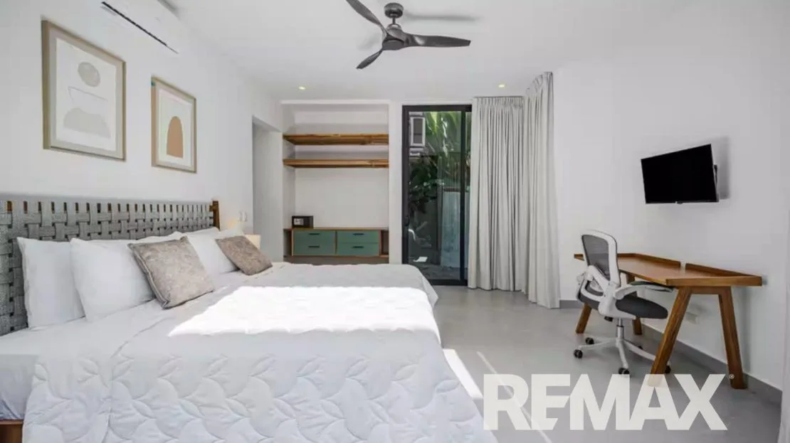 Luxury Beachfront in Hermosa Palms | 2 Homes with Private Beach Access — photo 12