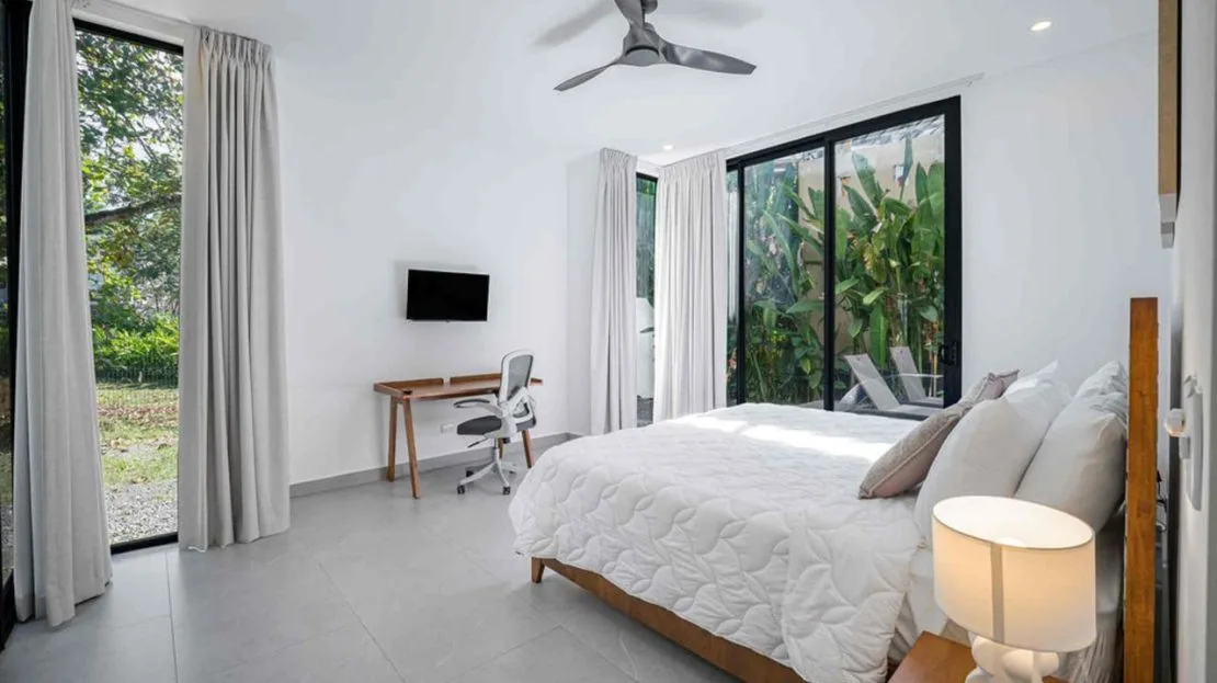 Luxury Beachfront in Hermosa Palms | 2 Homes with Private Beach Access — photo 13