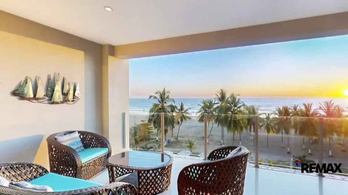 Beachfront Condo in Jacó Paradise