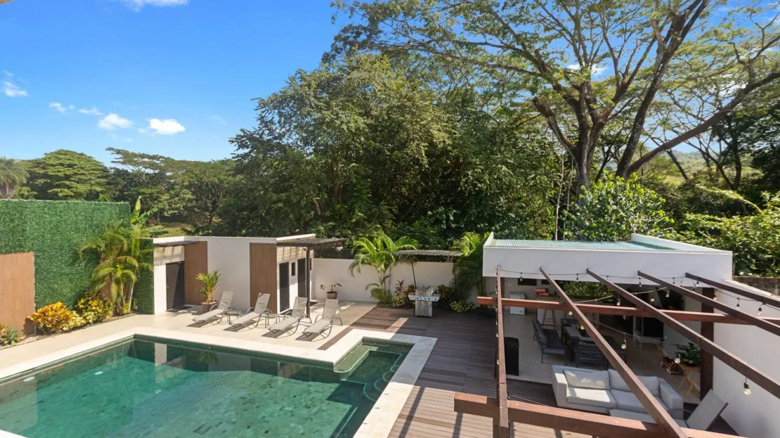 Luxury Residence in Jaco Beach with a Private Pool