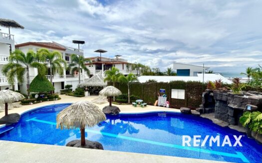 Beachfront Condo South End in Jaco Beach