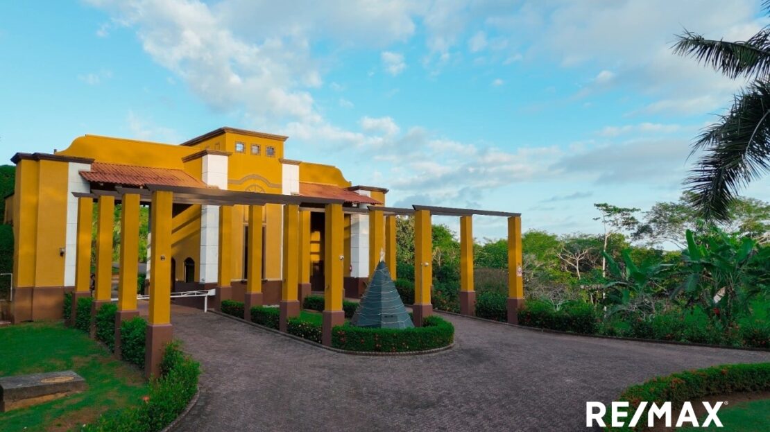 Garabito Central Pacific Costa Rica>Esterillos For Sale 88024 | Dominique Brousseau Jaco Costa Rica Real Estate Agent