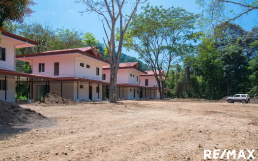 New Construction Townhouse Between Beach and River