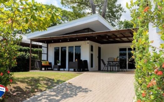 Modern and Spacious Three-Bedroom House | Lapa Living