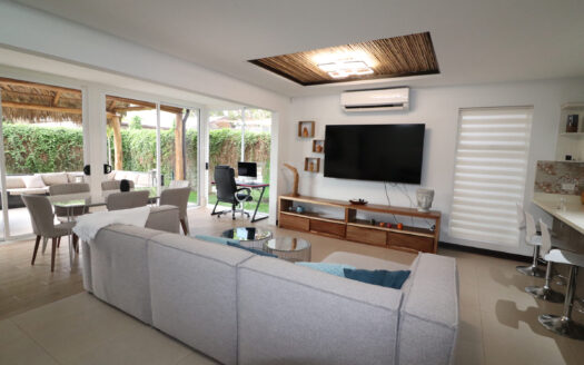 EXCEPTIONAL BEACH HOUSE JACO COSTA RICA