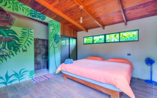 Costa Rican Mountain Retreat | River, Green areas and Sustainable Living