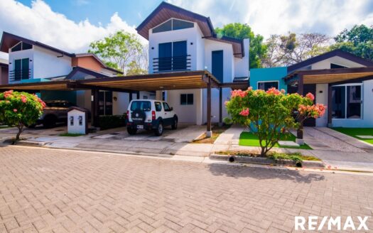 Jaco Beach Home in Gated Community