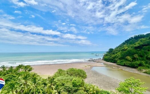 Modern 9th Floor Beachfront Condo I Jaco Beach