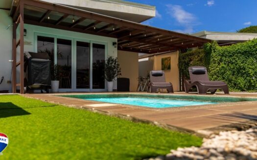 Beachside Two Bedroom House with Private Plunge Pool | Lapa Living