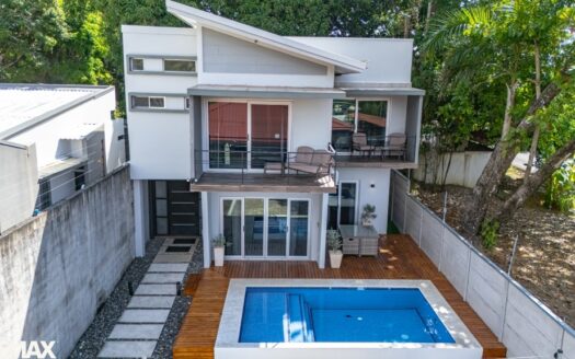 Stylish Two Bedroom Beach House | Playa Hermosa