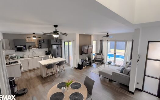 Stylish Two Bedroom Beach House | Playa Hermosa