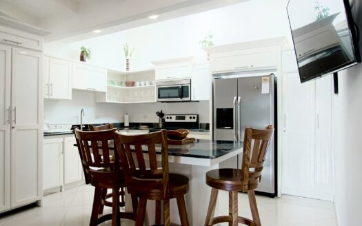 ️ 3 BDR Condo w/ Pool – Walk to Beach & Restaurants Villas Paradise, Jacó B55