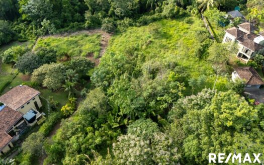 Scenic Lot with Nature Views, Just 5 Minutes from the Beach