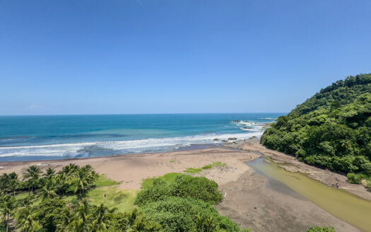 Scenic Oceanfront Condo Breakwater Point Jaco