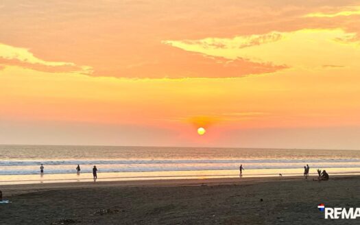 Big Deal-Beach Condo