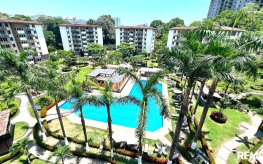 Big Deal-Beach Condo