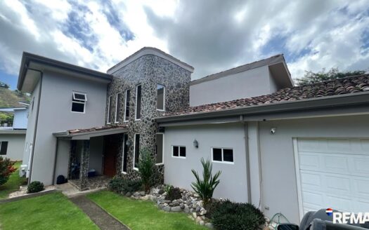 Spacious Home and Studio