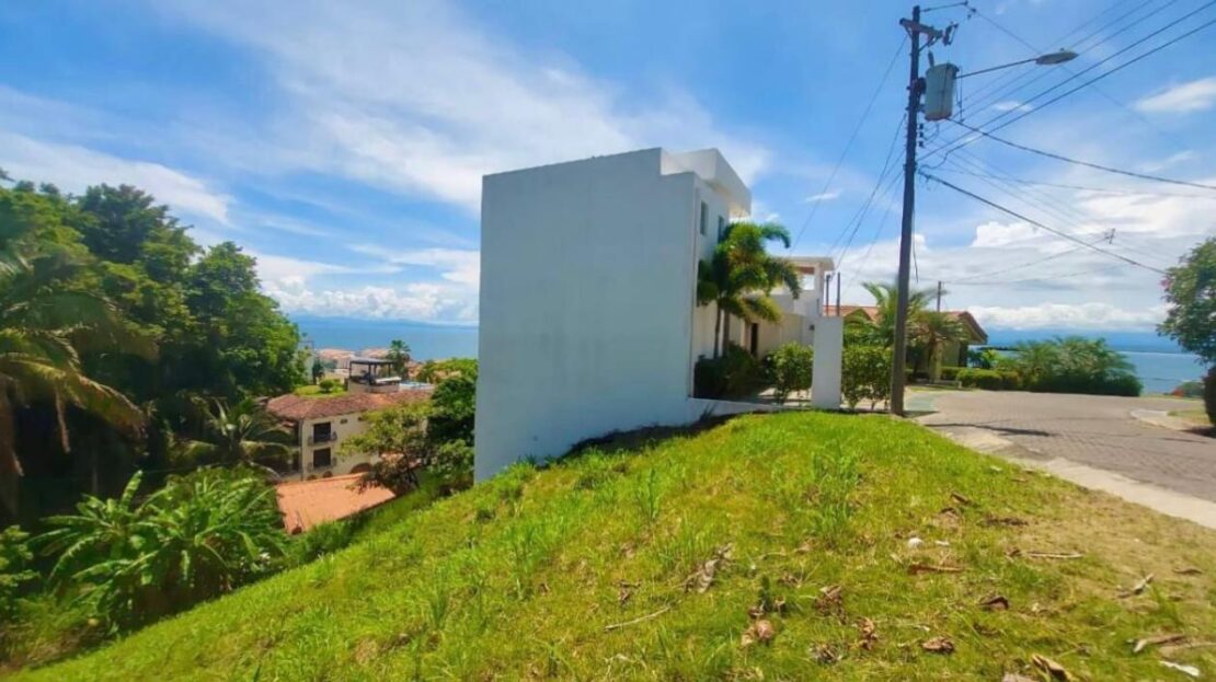 Garabito Central Pacific Costa Rica>Quebrada Ganado>Punta Leona For Sale 91383 | Dominique Brousseau Jaco Costa Rica Real Estate Agent