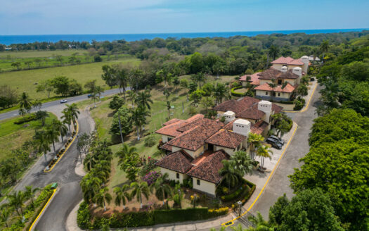 Exclusive condo in Esterillos / 4 bedrooms