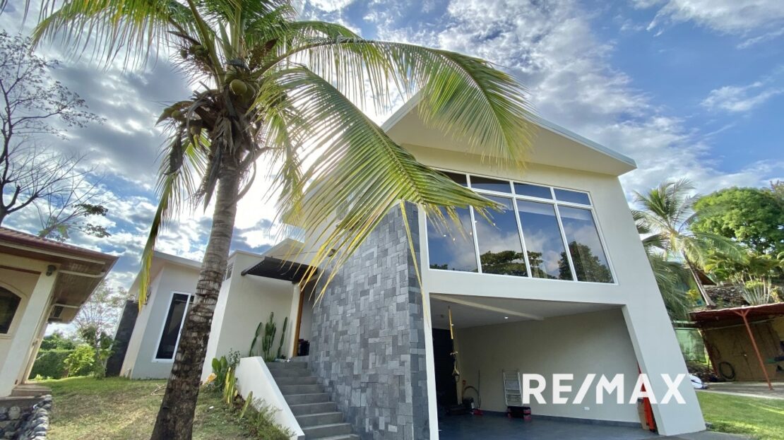 Garabito Central Pacific Costa Rica>Hermosa Beach  47410 | Dominique Brousseau Jaco Costa Rica Real Estate Agent