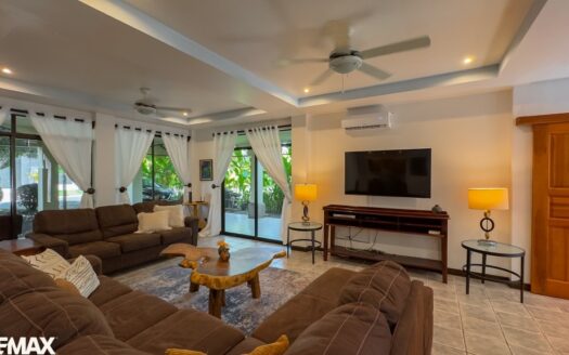 Spacious Home for Sale in Hermosa Palms I Playa Hermosa