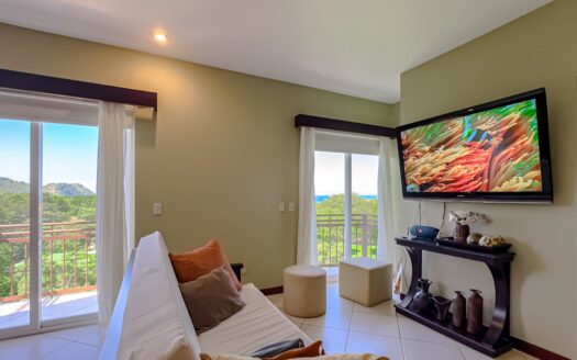 La Torre 8th-Floor Ocean View Condo I Herradura Beach