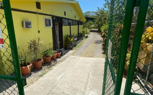 Herradura Commertial/ residential  large house on big lot