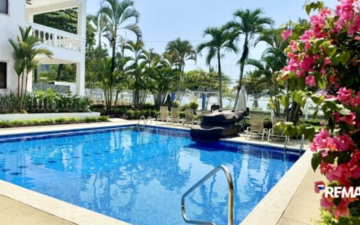 Beachfront Dream Condo Ocean View!