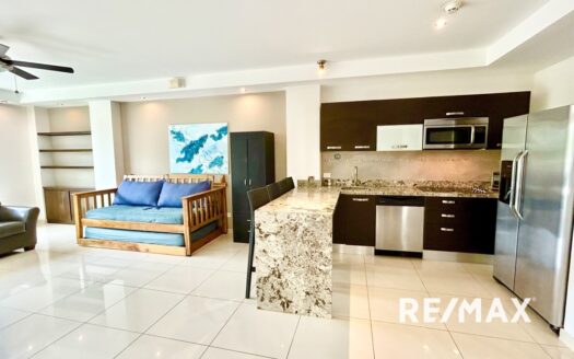 Relax in Style: Grand Suite with Private Jacuzzi at Oceano Boutique Hotel, Jaco