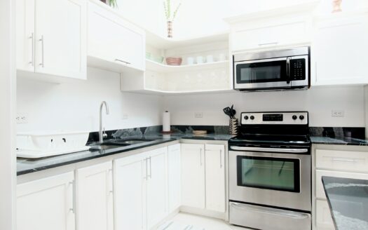 3 BDR Condo w/ Pool – Walk to Beach & Restaurants Villas Paradise, Jacó B55