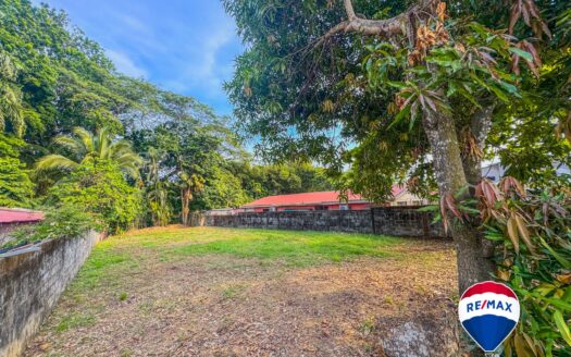 Central Jaco Prime Lot | Steps to Beach