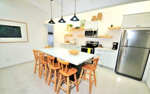 Jaco Beach Charming Condo 3 Bed 2 Bath in Villas Paradise