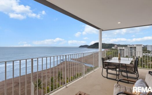Luxury Oceanfront Penthouse with Sweeping Sunset Views – Pacific Point 1201, Jaco Beach
