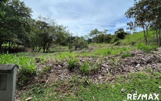 Beautiful 2,968 m² Lot Close to the Beach – Perfect for Your Dream Home