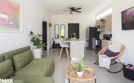 Modern & Stylish Condo Just Minutes from Jaco Beach and Downtown